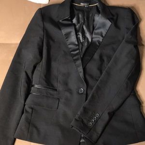 Express Women’s tuxedo style black blazer